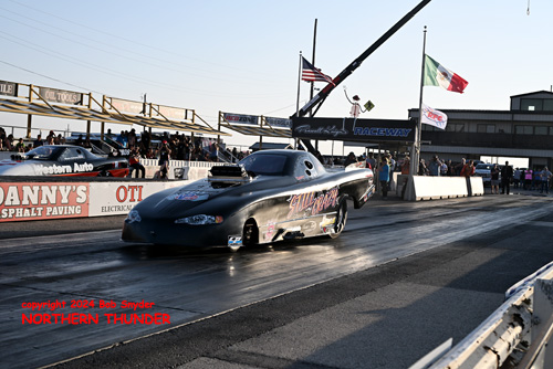 Clay Cunningham (near lane) vs 
Wayne Hofmann (far lane)